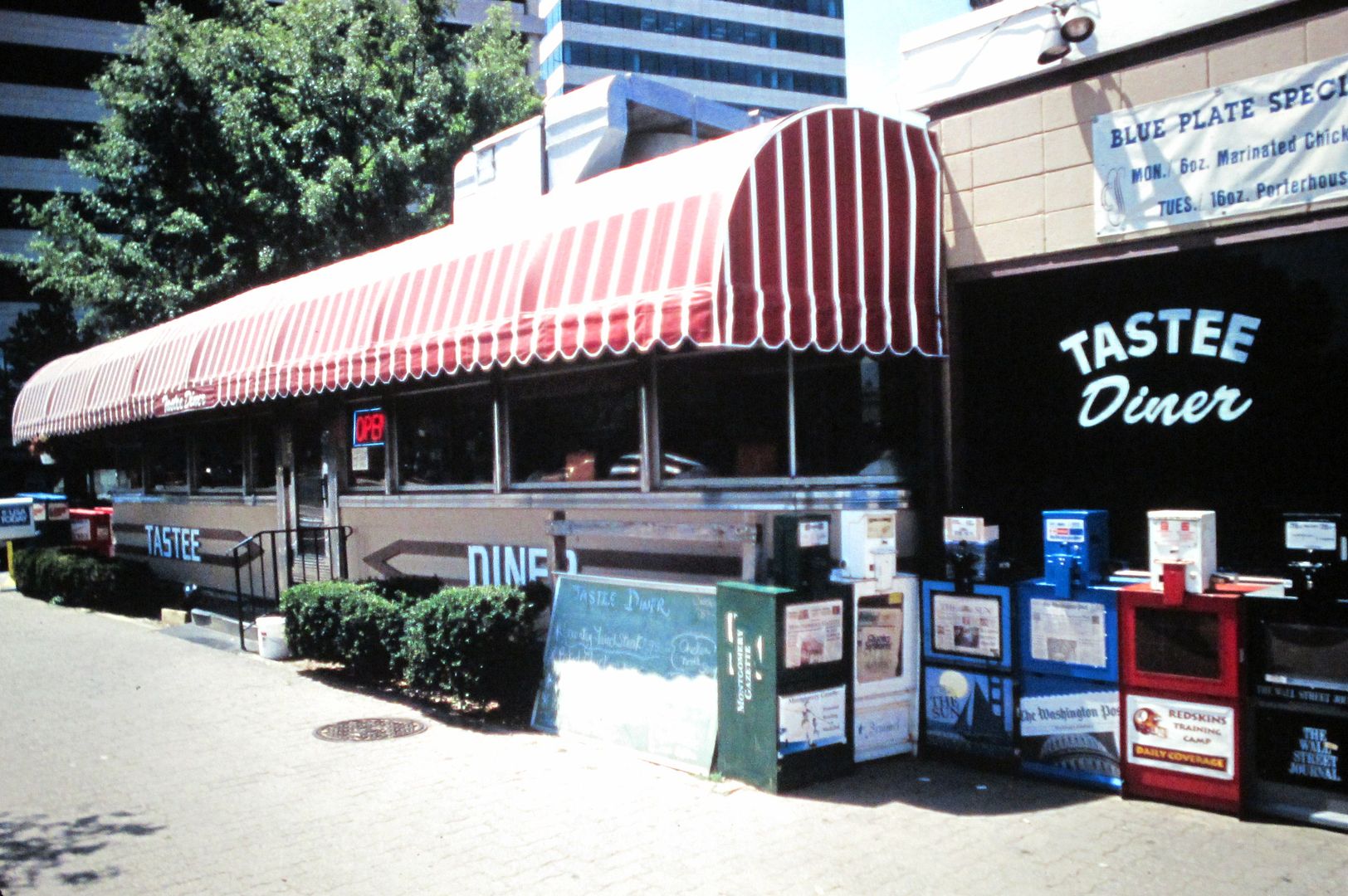 Tastee Diner, Silver Spring, Maryland c.1996 Diner Hunter